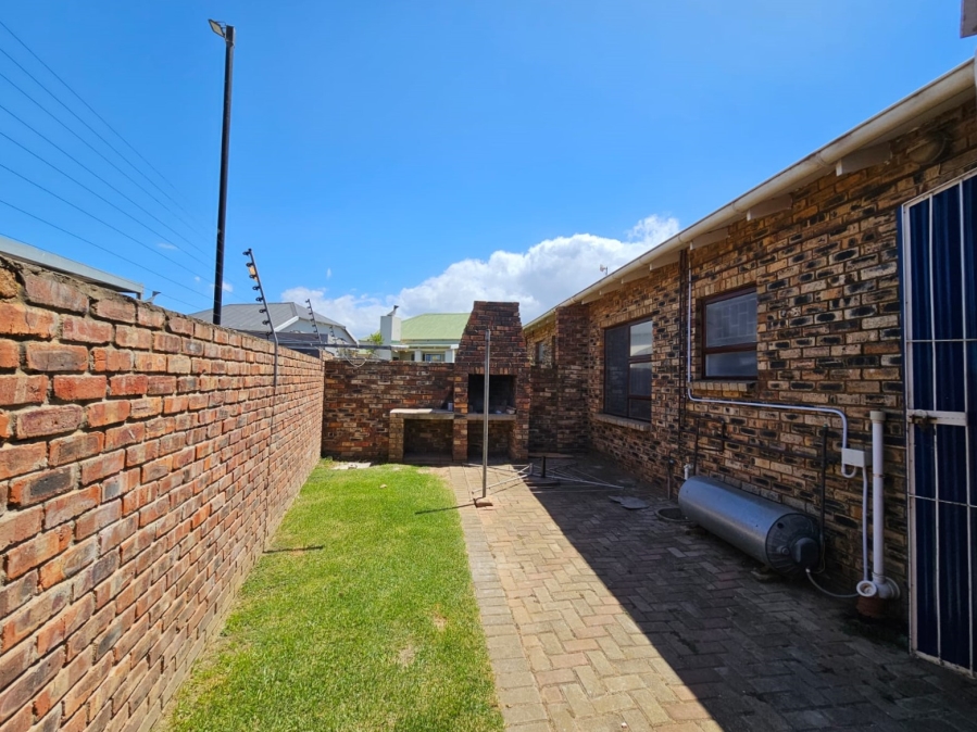 2 Bedroom Property for Sale in Jeffreys Bay Central Eastern Cape